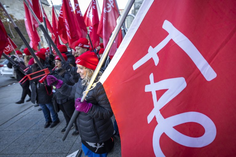 FAE negotiations |  The strike maintained, a counter-proposal expected