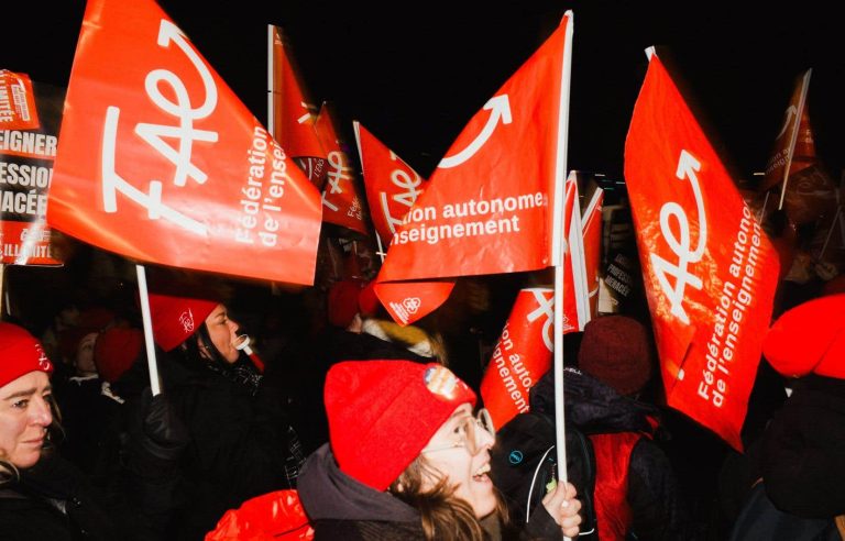 FAE union members blocked access to the ports of Montreal and Quebec