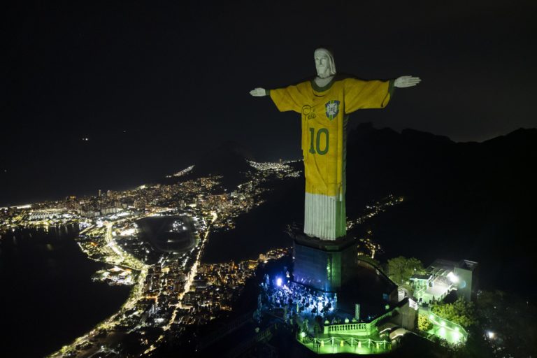 First anniversary of his death |  In Brazil, Pelé’s admirers pay tribute to him