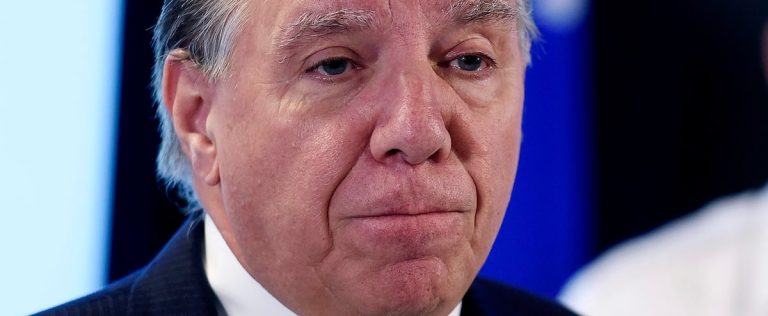 François Legault must forget his popularity