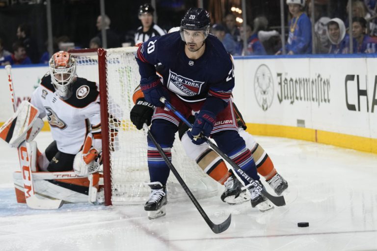 Friday Night in the NHL |  Kreider scores 2 goals in Rangers win over Ducks