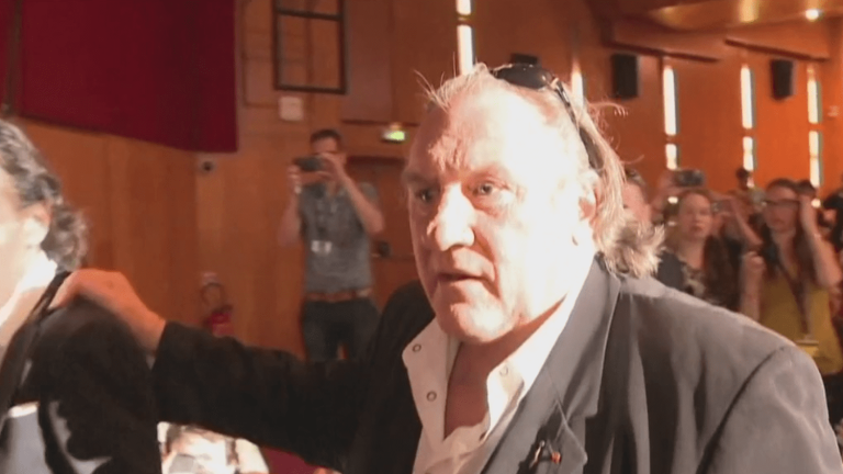 Gérard Depardieu makes his Legion of Honor “available”