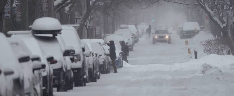 Snow removal operations in Montreal: how do you know when to move your car?