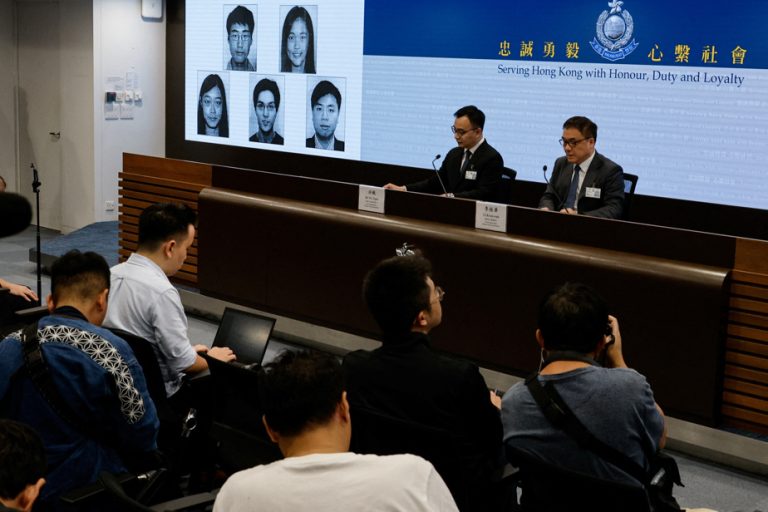 Hong Kong |  Police offer rewards for arrest of five activists