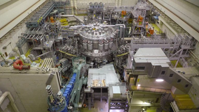 In the middle of COP 28, Japanese scientists inaugurate the largest experimental nuclear fusion reactor