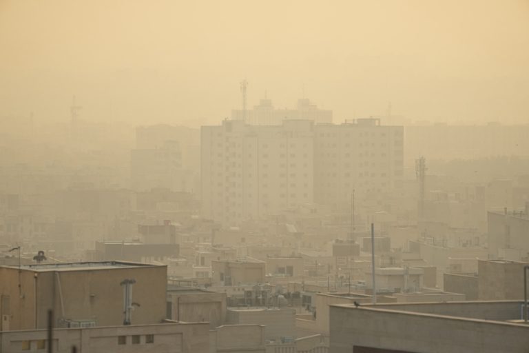 Iran |  Tehran is suffocating under pollution