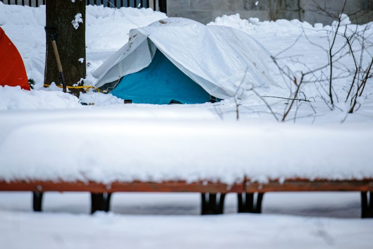 Itinerant camps |  Valérie Plante defends dismantling