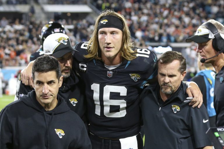 Jacksonville Jaguars |  Quarterback Trevor Lawrence suffers from ankle strain