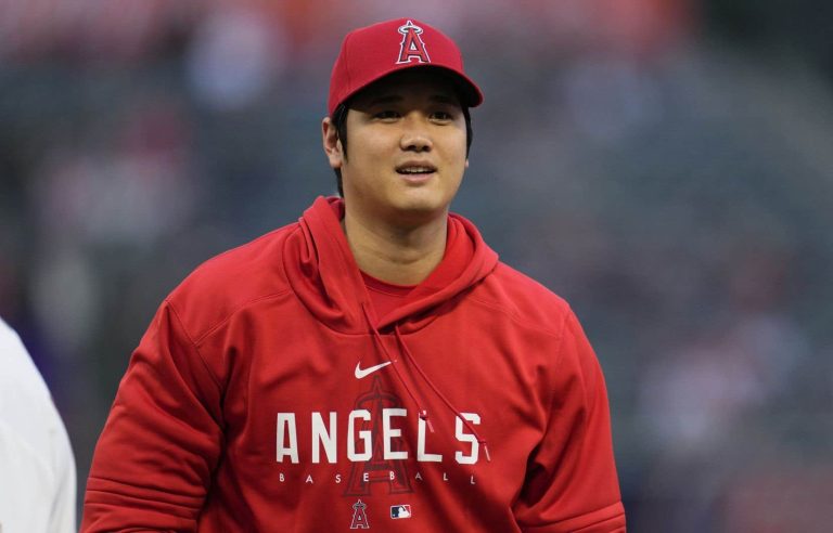 Japanese baseball star Shohei Ohtani chooses the Los Angeles Dodgers