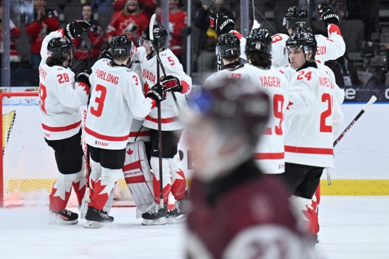 Junior World Championship |  Canada crushes Latvia 10-0