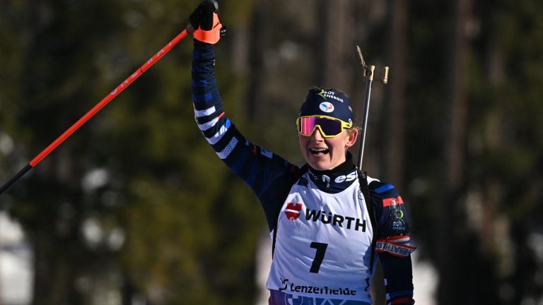 Justine Braisaz-Bouchet, victorious in the mass start, scores a resounding hat-trick in Lenzerheide and becomes World Cup leader