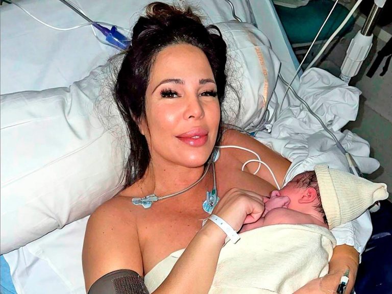 Kim Glow: she exploits her newborn