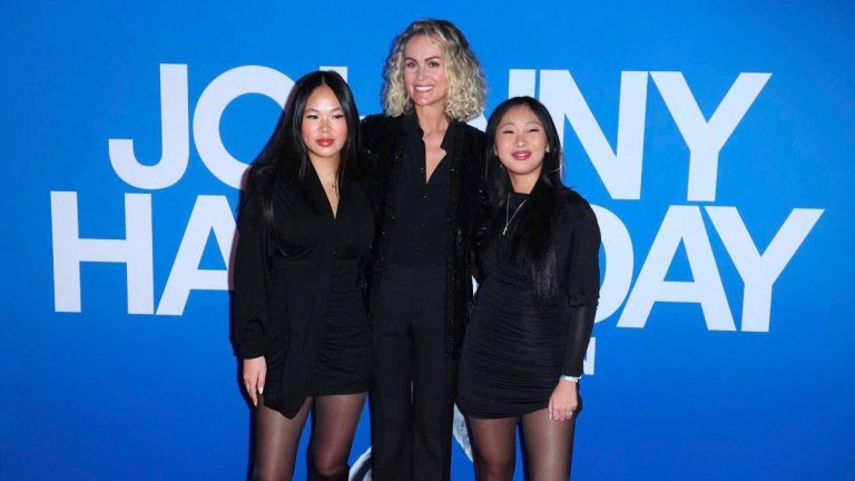 Laeticia, Jade and Joy Hallyday: fatales in black for the opening of the Johnny exhibition!