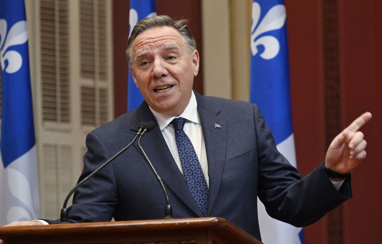 Legault urges mayors not to increase taxes on registration