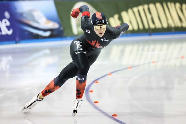 Long track speed skating |  Valérie Maltais at the foot of the podium in Norway