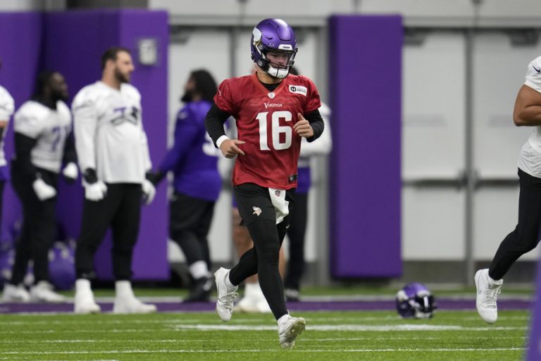 Minnesota Vikings |  Hall will be the starting quarterback again Sunday against the Packers