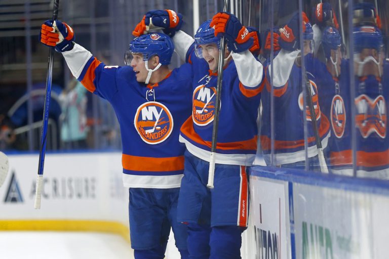 Monday in the NHL |  Islanders beat Maple Leafs in overtime