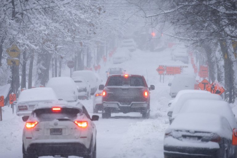 Montreal |  A first snow loading operation on Tuesday