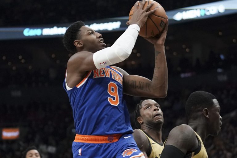 New York Knicks |  RJ Barrett shares his experience with the Canadian team