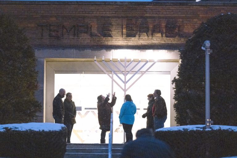 New York State |  Man shooting outside Albany synagogue