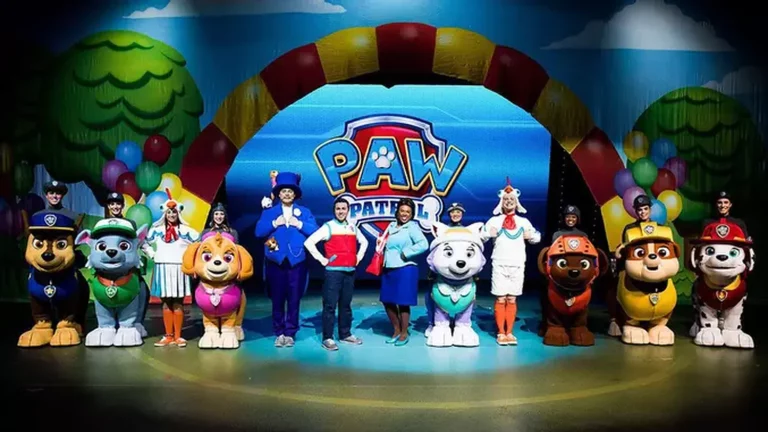 On tour throughout France, the Paw Patrol returns with a new show “En avant les pirates!”