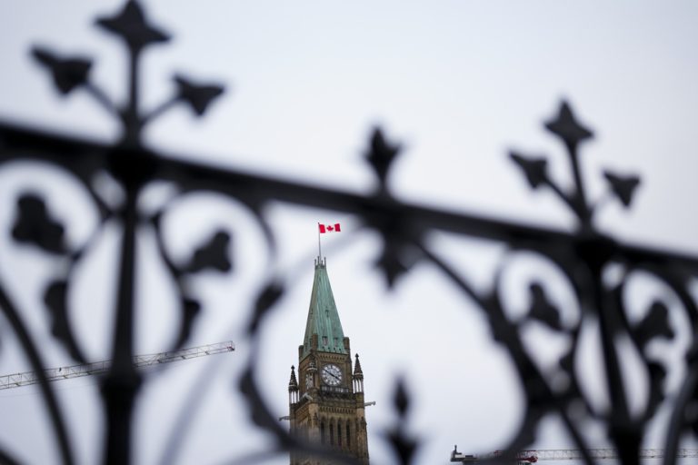 Ottawa posts a deficit of 15.1 billion from April to October