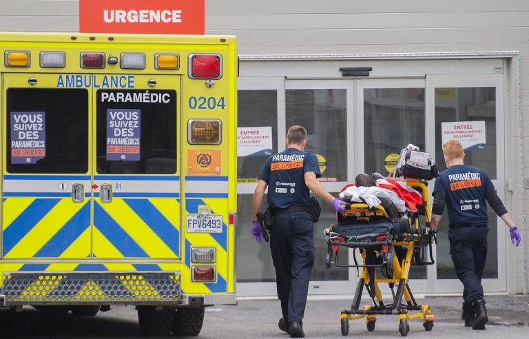 Paramedics denounce being forced to work overtime