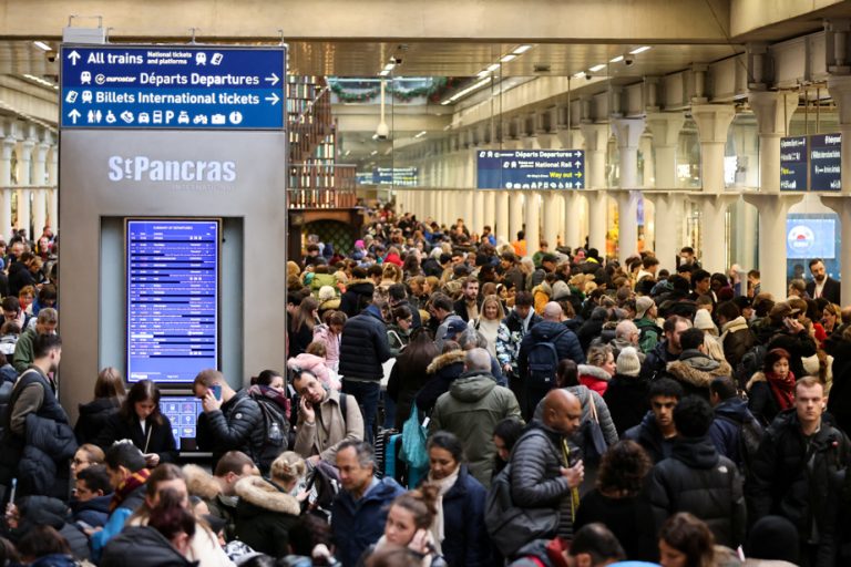 Paris-London trains canceled |  Mayhem at stations after tunnel floods