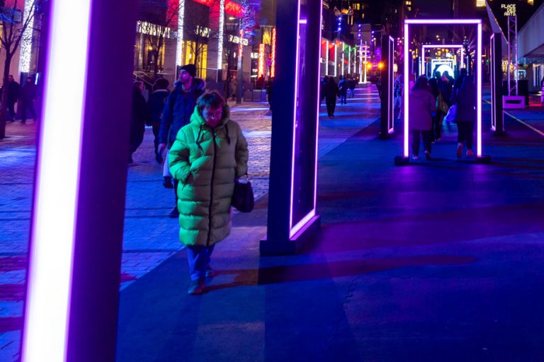 Photostory |  It’s time for light therapy in the Quartier des spectacles