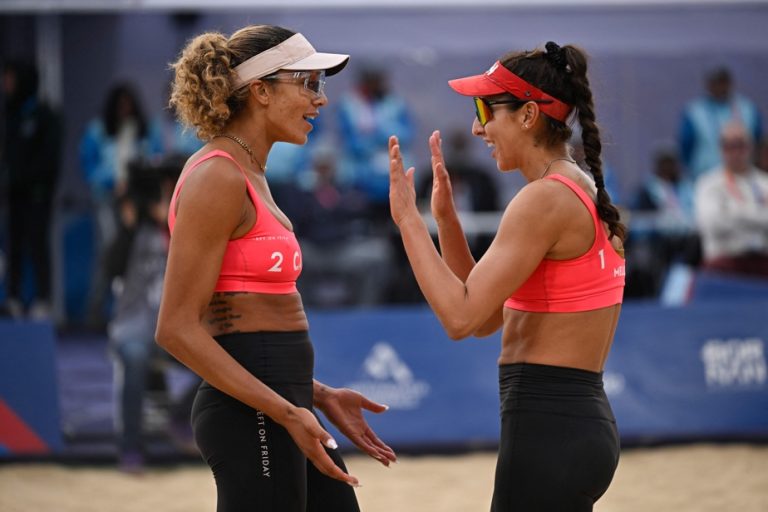 Professional Beach Volleyball Circuit Finals |  A victory and a defeat for the Canadians