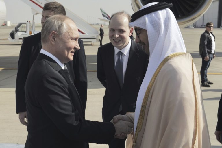 Putin in Abu Dhabi for a short diplomatic visit to the Middle East