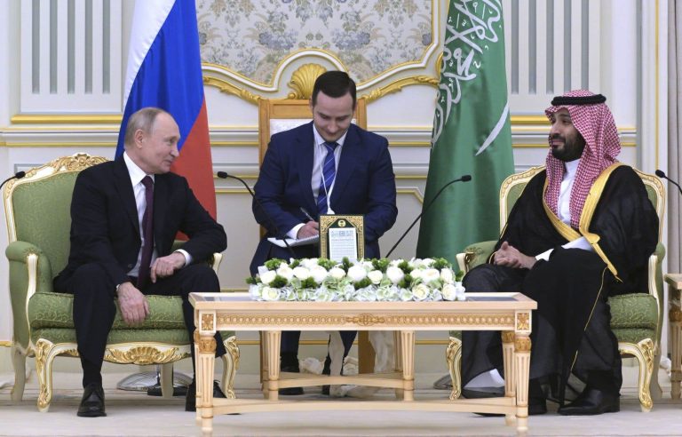 Putin in Saudi Arabia to talk oil and the Israeli-Palestinian conflict