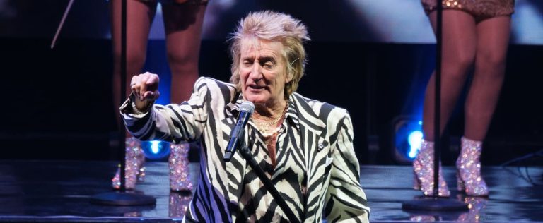 Rod Stewart needs a marquee to welcome his whole family this Christmas