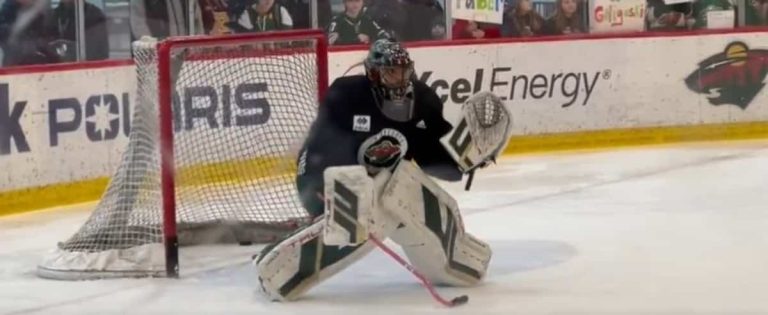 SEE: Marc-André Fleury the “elderly person” plays with a cane