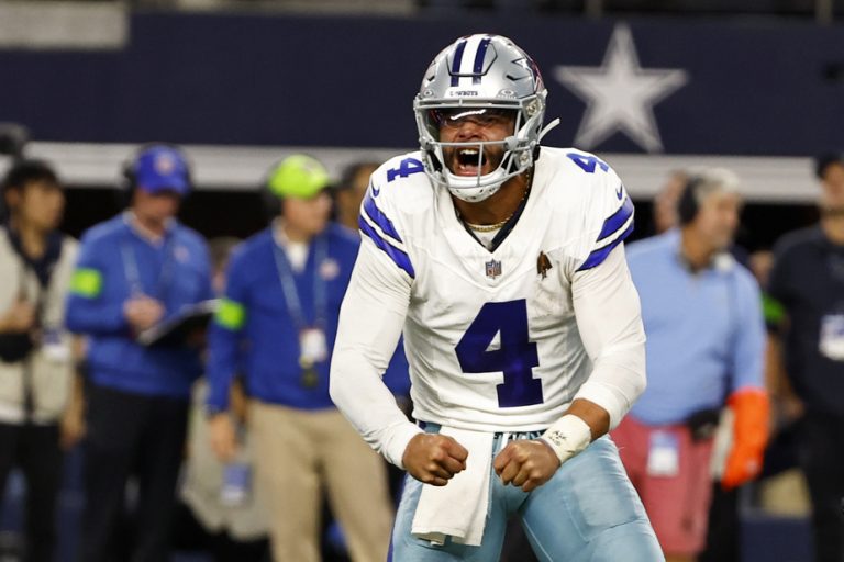 Seahawks 35 — Cowboys 41 |  Three touchdown passes for Dak Prescott