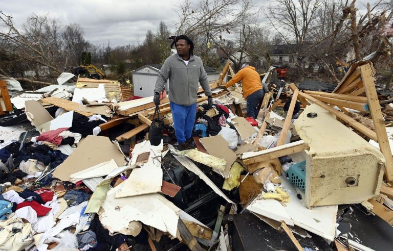 Severe storms kill 6, injure several in Tennessee