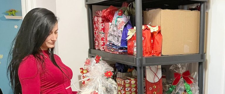 She gives back despite illness: a young mother plans to distribute gifts to children in need