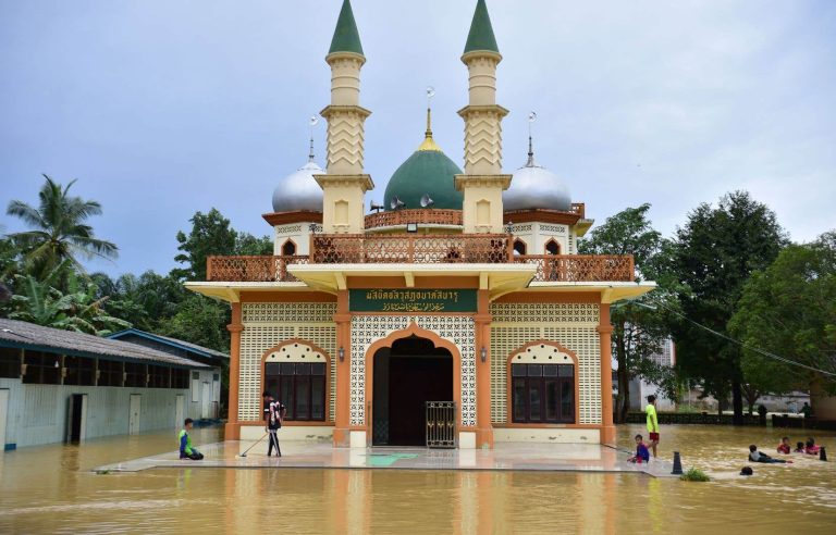 Six dead in Thailand floods