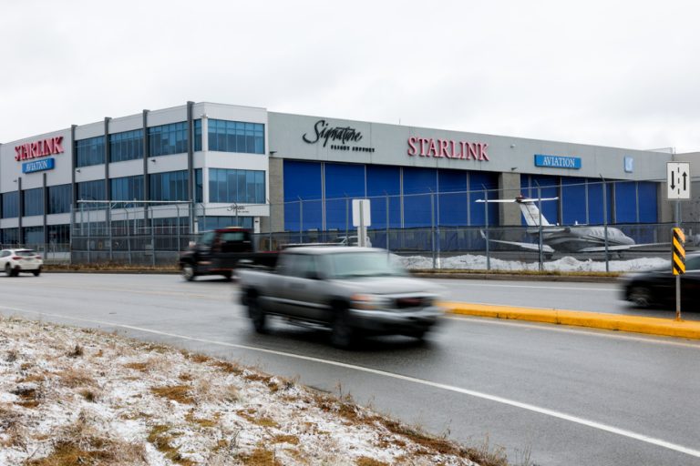 Starlink Aviation |  Pierre Karl Péladeau acquires a private terminal operator