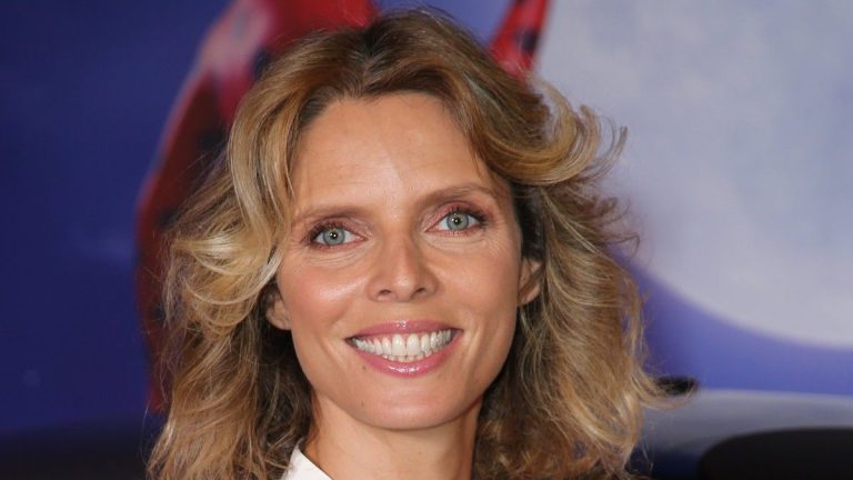 Sylvie Tellier’s attitude during the tribute to Geneviève de Fontenay shocks