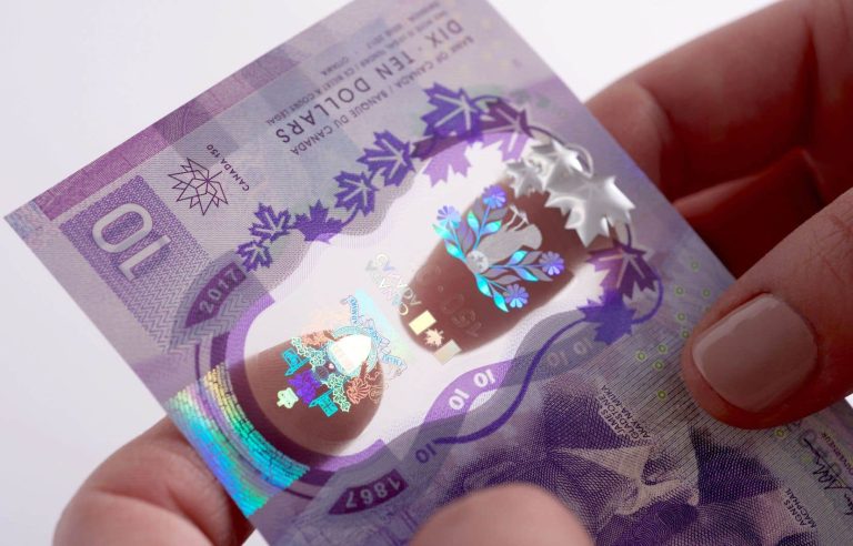 Technology helps fight counterfeiting of banknotes, but also counterfeiters