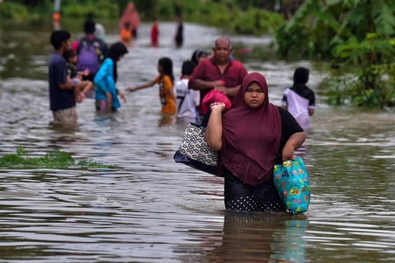 Thailand |  Tens of thousands of people affected by bad weather