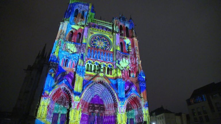 The “Chroma” show lights up Amiens Cathedral for the end-of-year celebrations