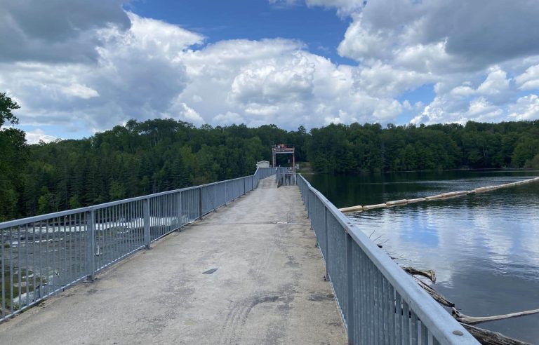 The risk of rupture of a dike of the Kiamika dam forces the evacuation of Chute-Saint-Philippe and Lac-des-Écorces