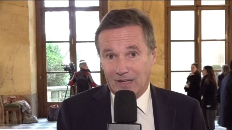 “There is progress, but we are very far from the mark,” says Nicolas Dupont-Aignan