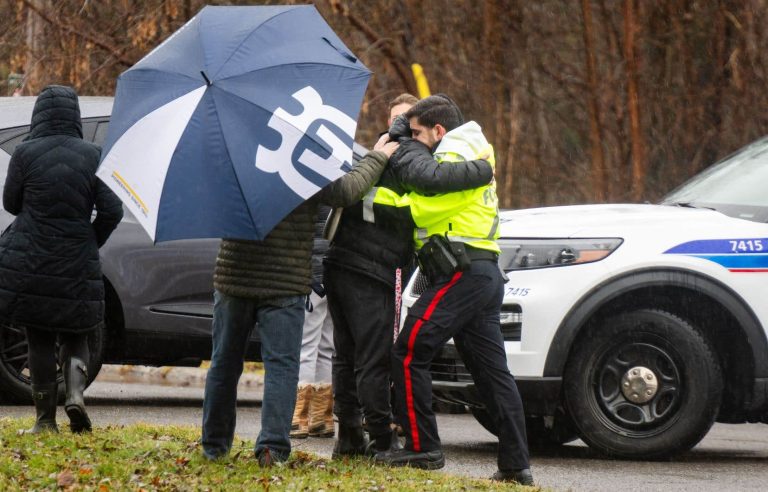 Two teenagers died after falling into the Rideau River in Outaouais