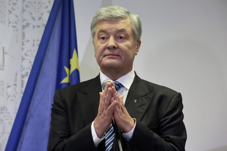 Ukraine |  Kyiv bans ex-President Poroshenko from traveling abroad