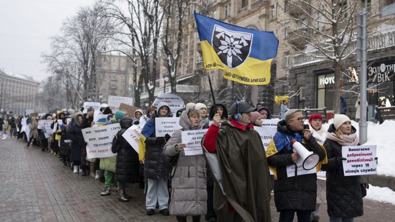 Ukrainian women demonstrate to demobilize their husbands who have gone to the front