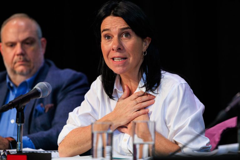 Uneasiness at a press conference |  Valérie Plante “is doing well”