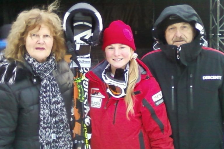 Valérie Grenier |  Skiing for the first time in front of Grandpa Marcel